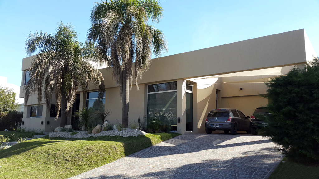 frente casa remodelada barrio el rodal canning