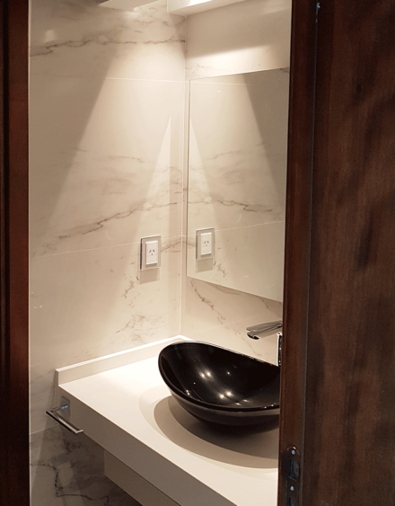 baño moderno marmol