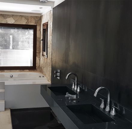 baño moderno negro