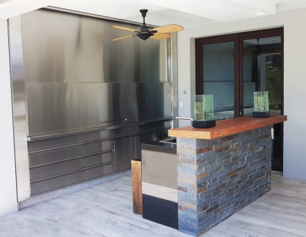 parrilla moderna en galeria casa country